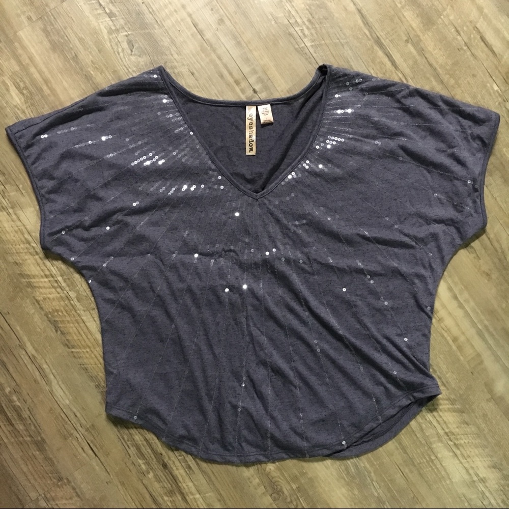 Eyeshadow Gray Shirt